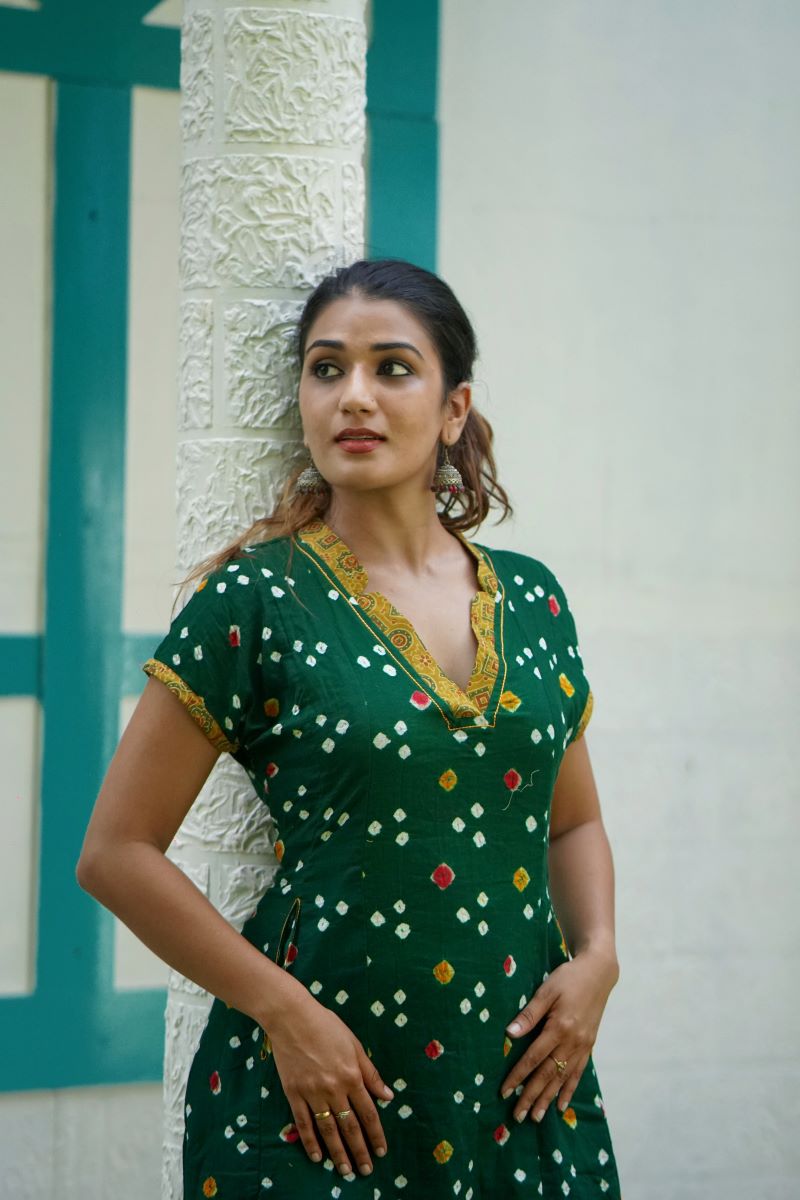 Bandhani Cotton V-collar Paneled A Line kurta with Mega Sleeves and Pockets, Bottle Green, KP1092
