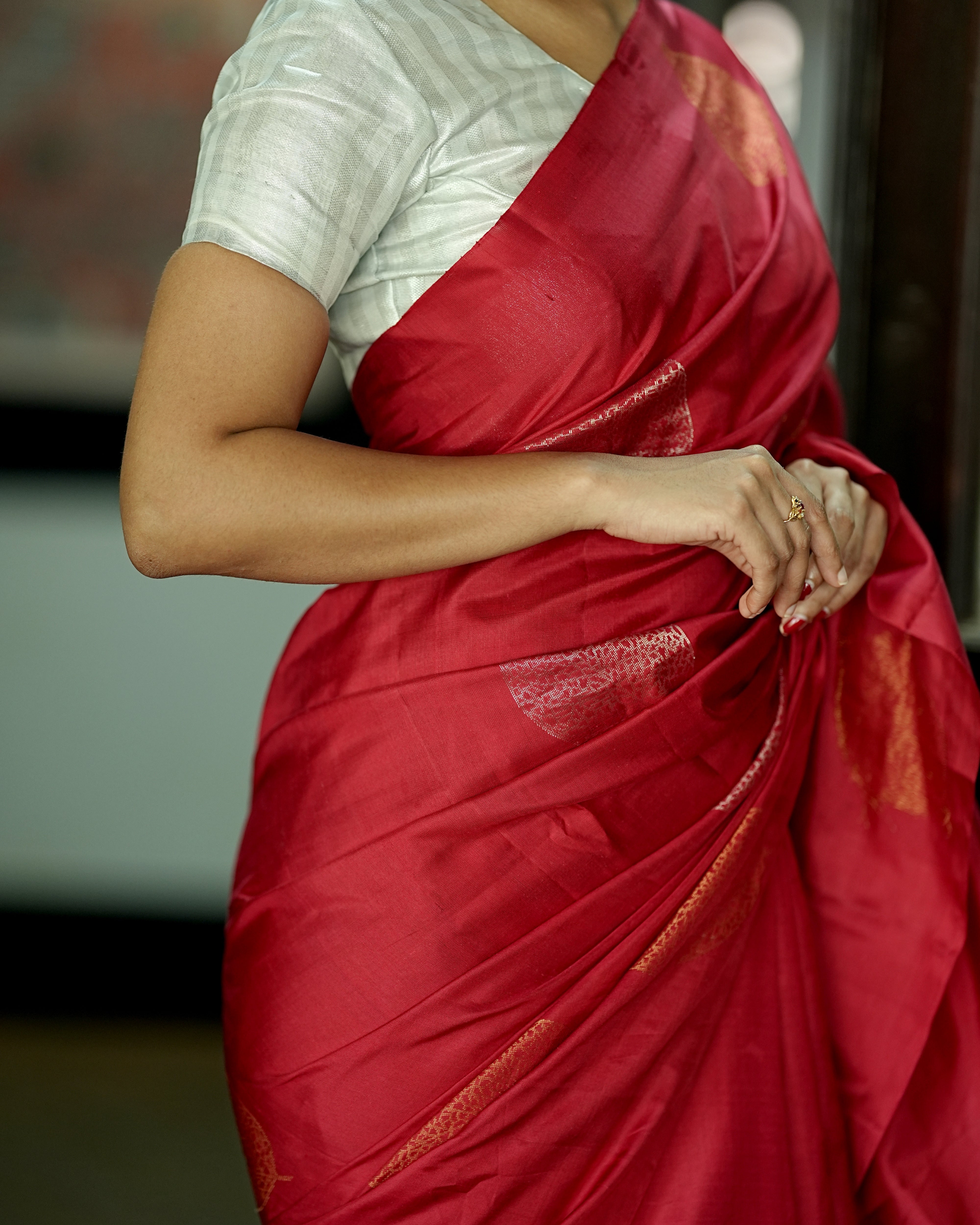 Pure Kanchipuram Soft Silk Borderless Saree with Pure Gold & Silver Zari Butta & Plain Navy blue Blouse Piece, Red - Navy blue, SK1002