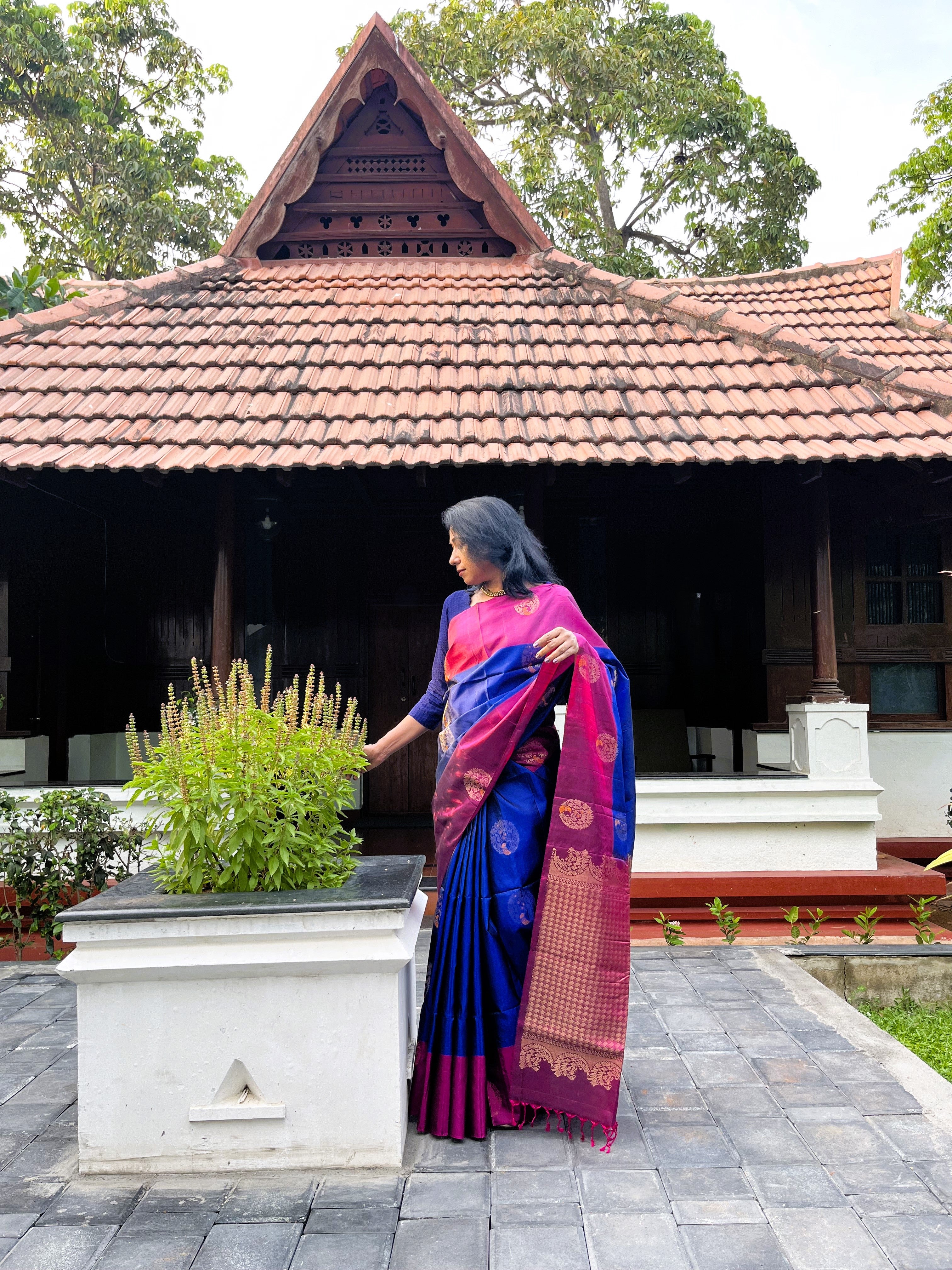 Pure Kanchipuram Soft Silk Saree with Minakari Woven Butta, Contrast Border, Heavy Zari Pallu & Plain Rani Pink Blouse Piece, Royal blue - Rani Pink,, SK1008