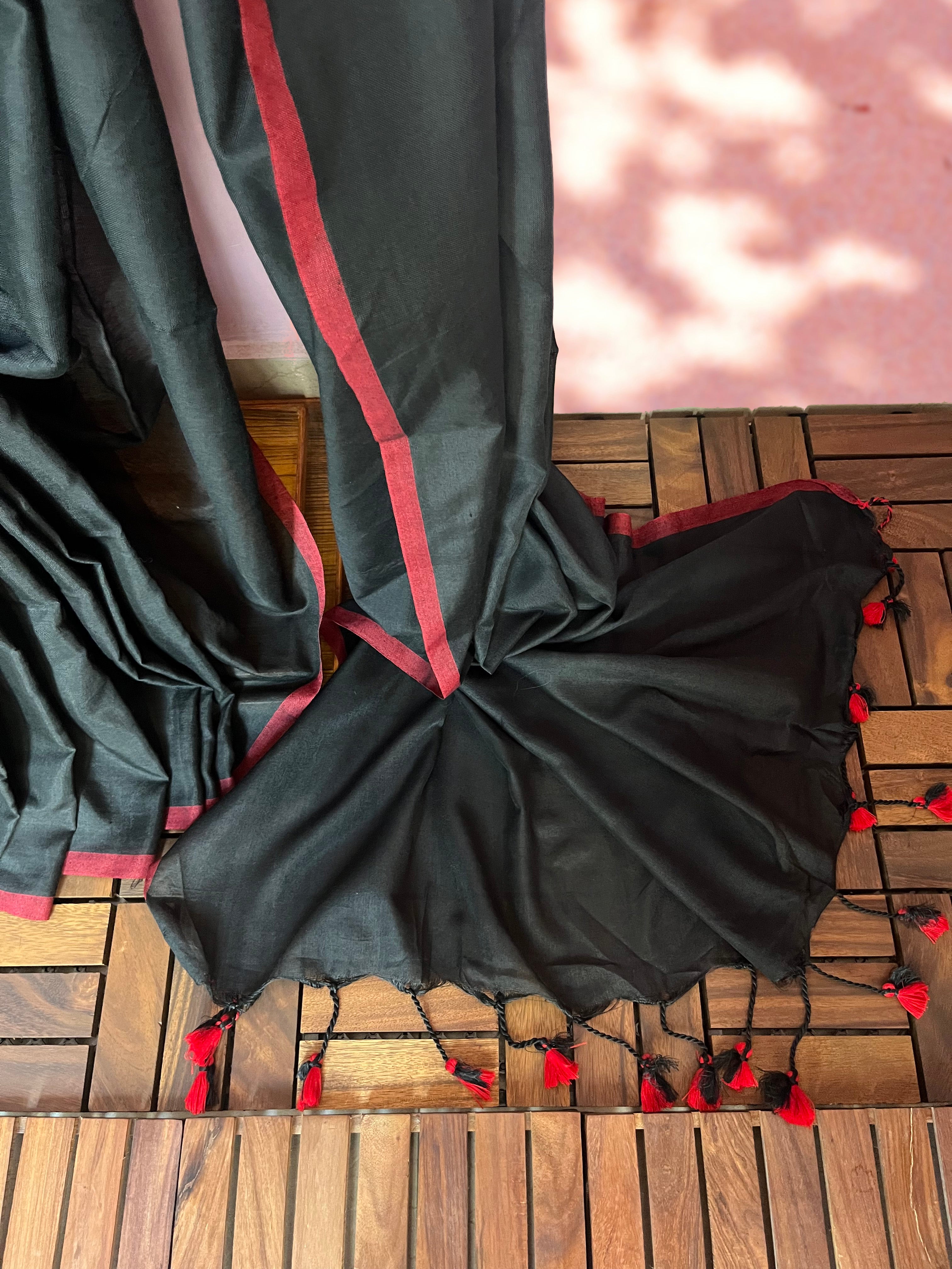 Bengal Handloom Cotton Saree with Red Border and Tassles , Plain Black, SR1049