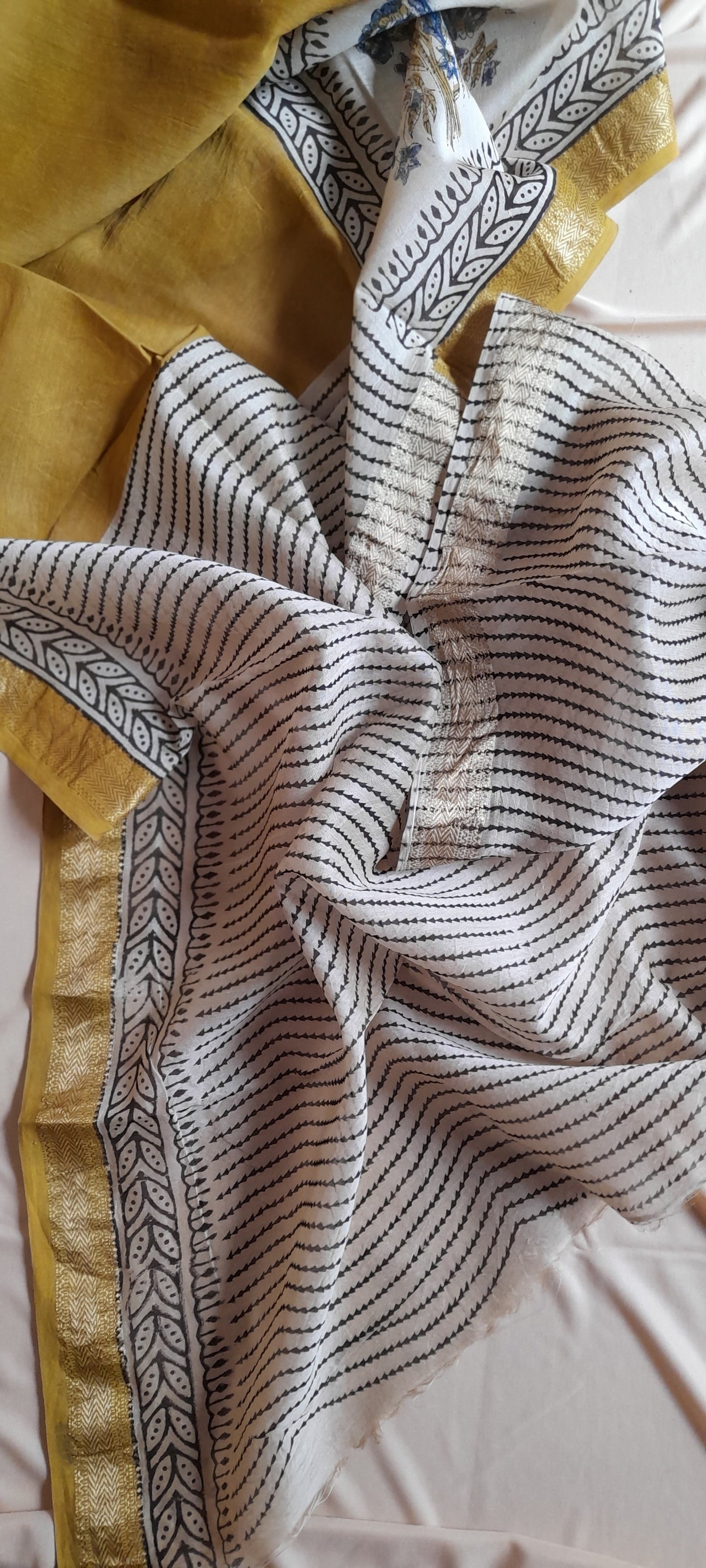 Maheswari Silk Cotton Bagru Printed Saree With Zari Border, Mustard - Beige, SS1028