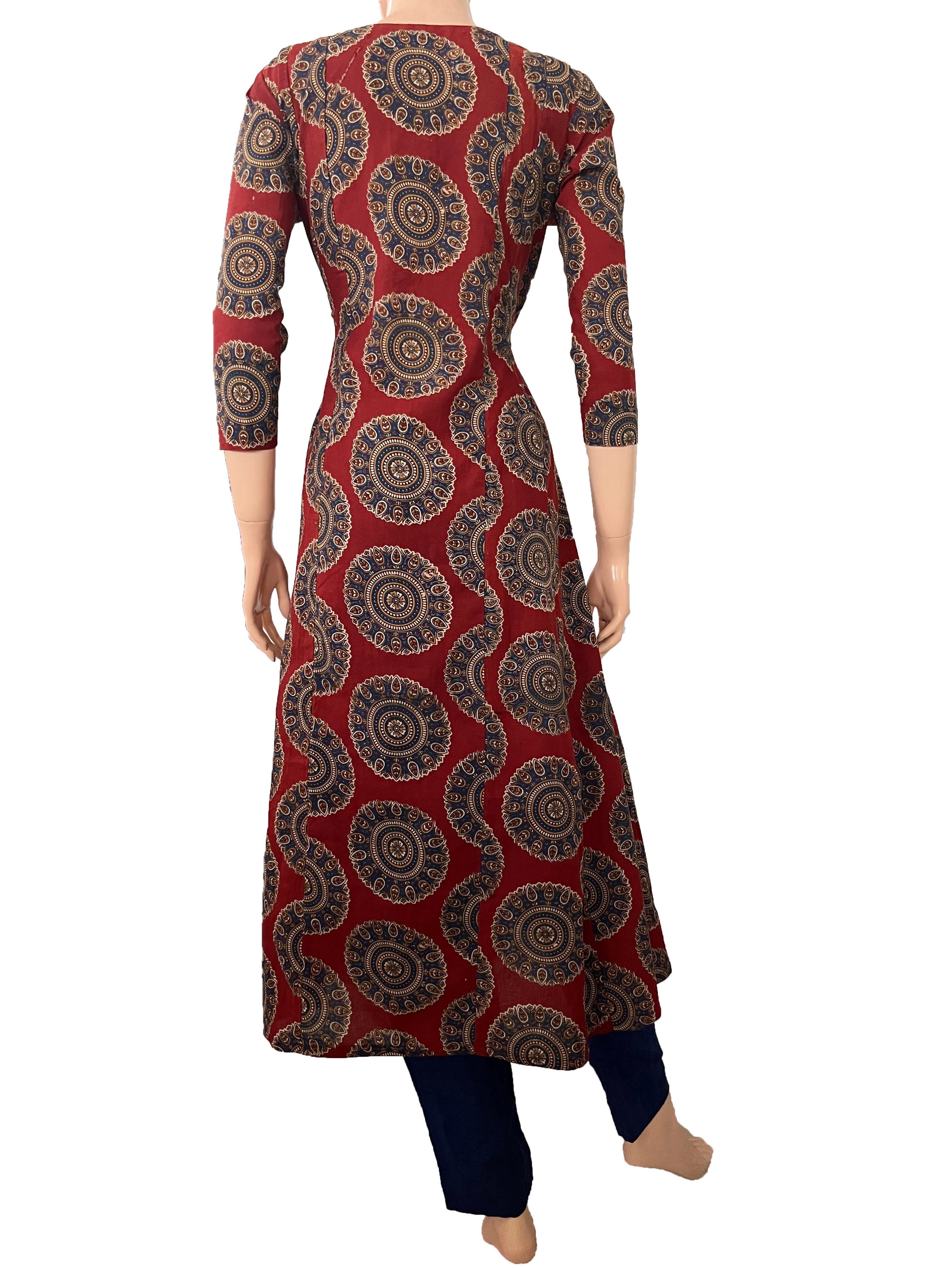 Kalamkari Cotton Paneled Y neck Kurta with Potli Button Details, Maroon, KK1082