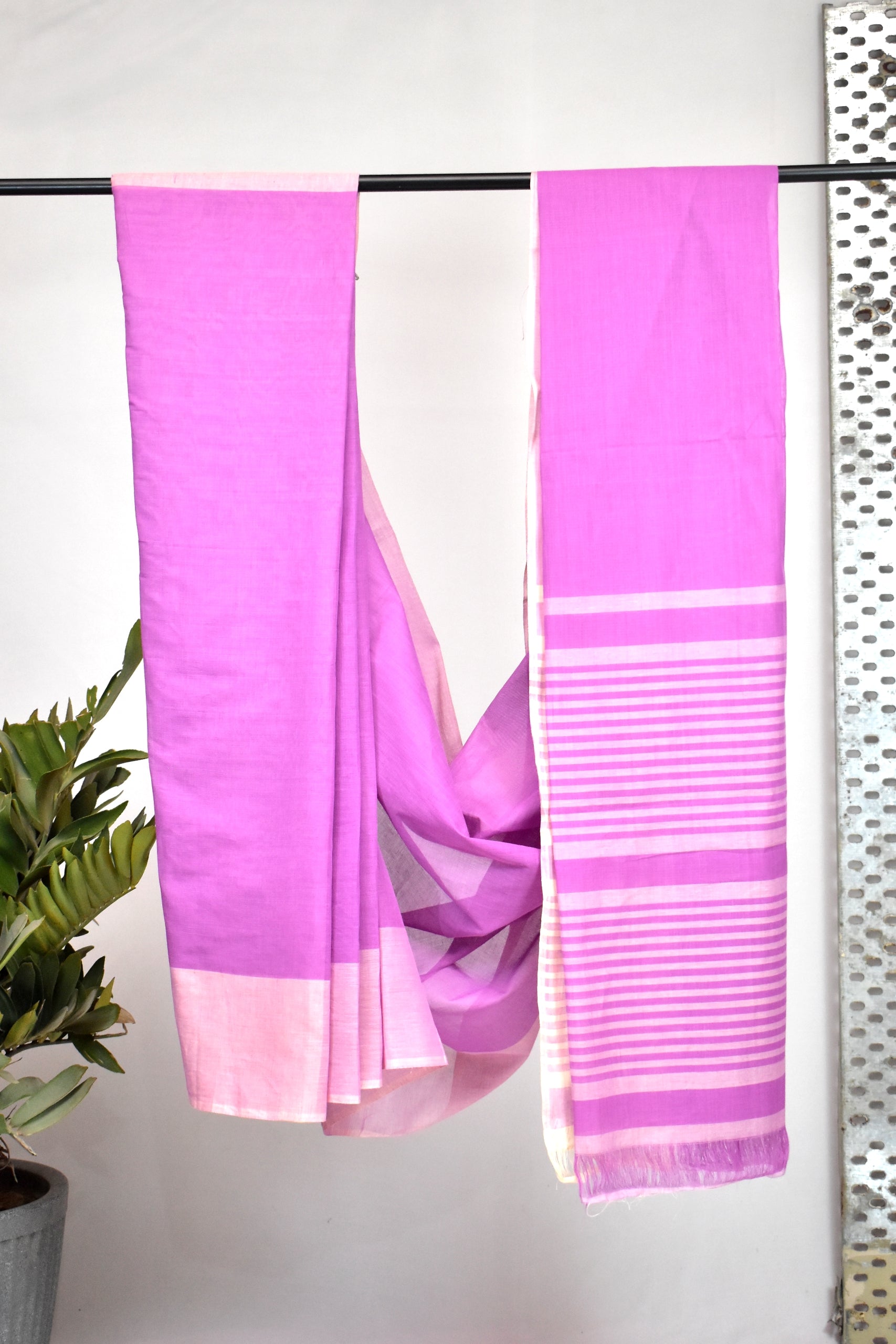 Pure Handloom Mangalgiri Cotton Saree with Contrast Border, Lavendar, SR1038