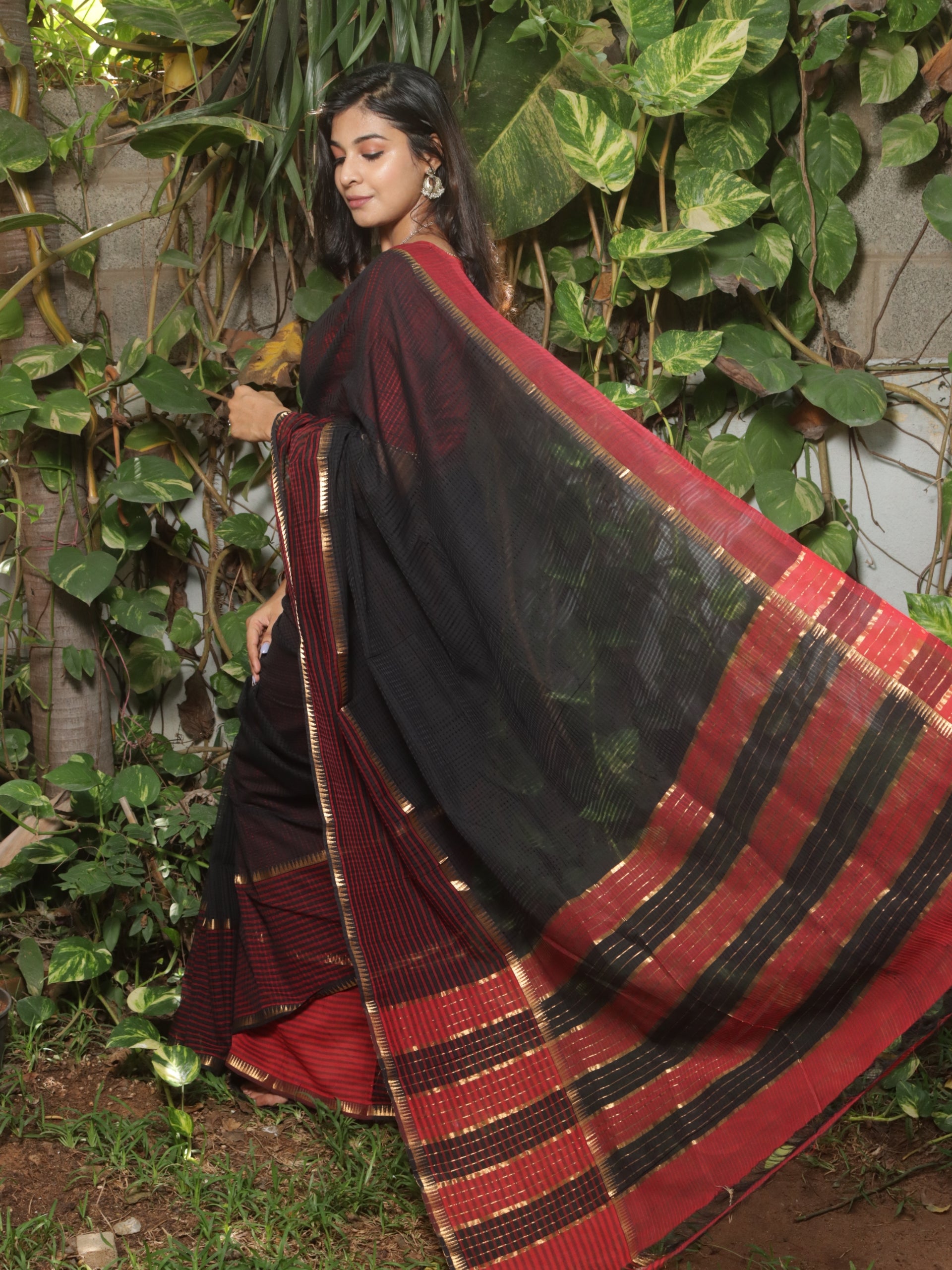 Pure Cotton Mangalagiri Saree with Self Checks & Striped Border, Black - Red, SR1028