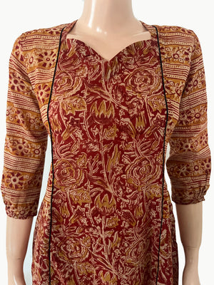 Kalamkari Cotton Paneled kurta, Sweetheart neck with ¾  Sleeves with Pocket, Maroon ,KK1092