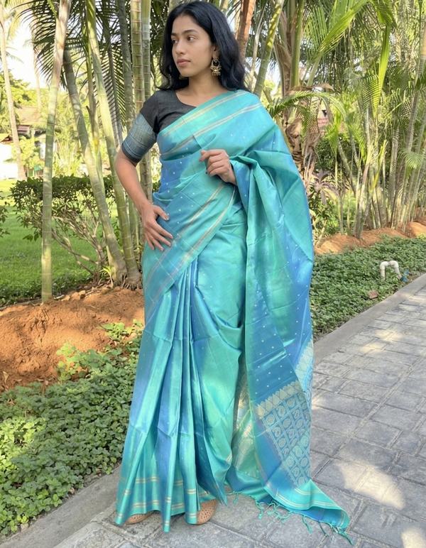 Pure Kanchipuram Soft Silk Saree with Small Golden Butta Dots, Zari Striped Border, Heavy Zari Pallu & Plain  Blouse Piece, Pista Green,   SK1012