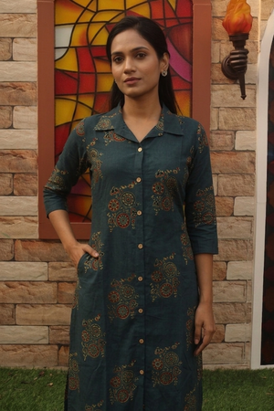 Ajrakh Cotton  Straight Cut  Kurta with Shirt Collar & Wooden Button Details and  Pocket, Green, KA1062