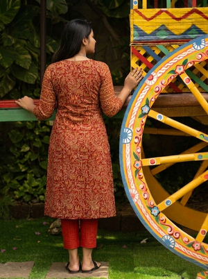 Kalamkari Cotton Paneled kurta, Sweetheart neck with ¾  Sleeves with Pocket, Maroon ,KK1092