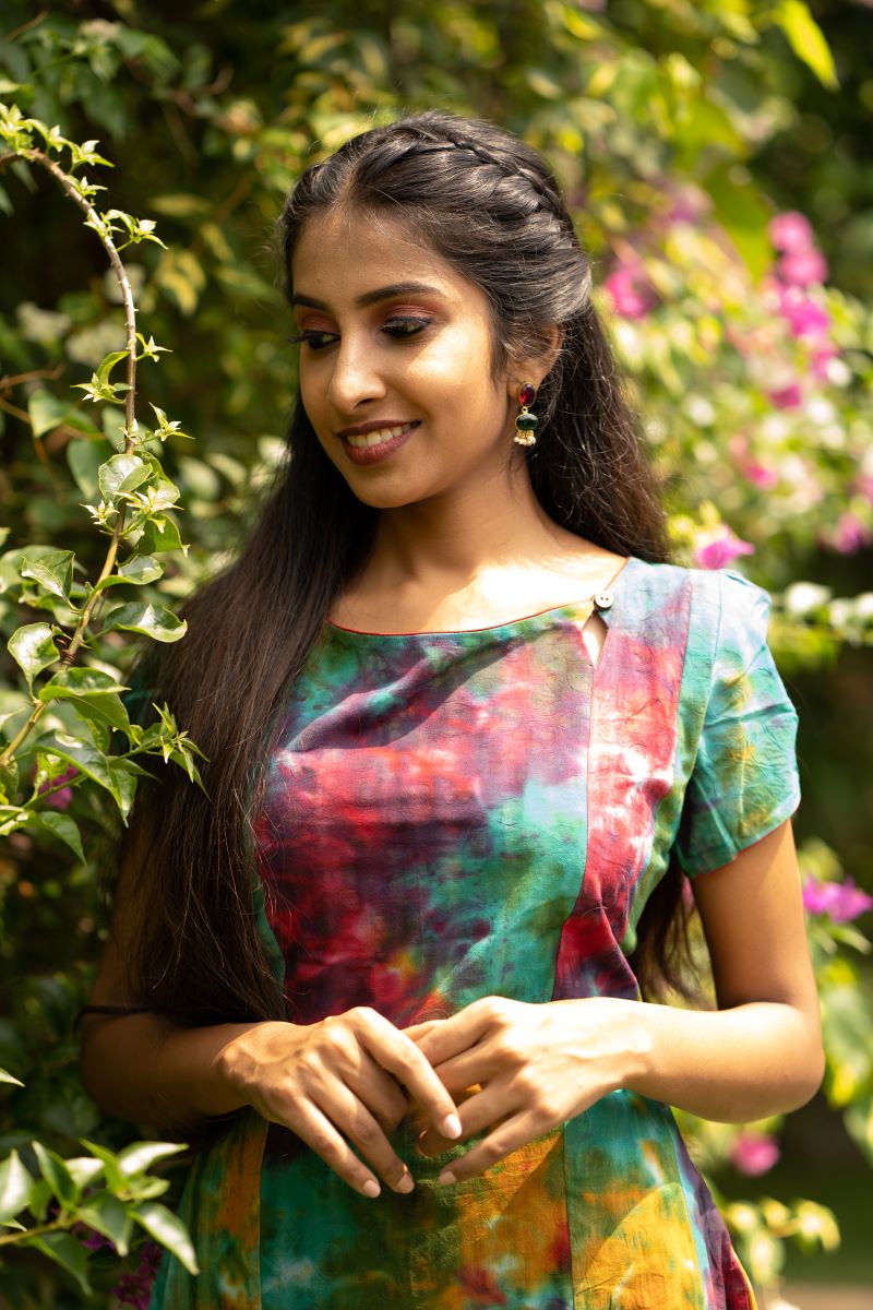 Bathik Shibori Cotton Boat neck Paneled Kurta with Puff Sleeves Multicolor KP1088