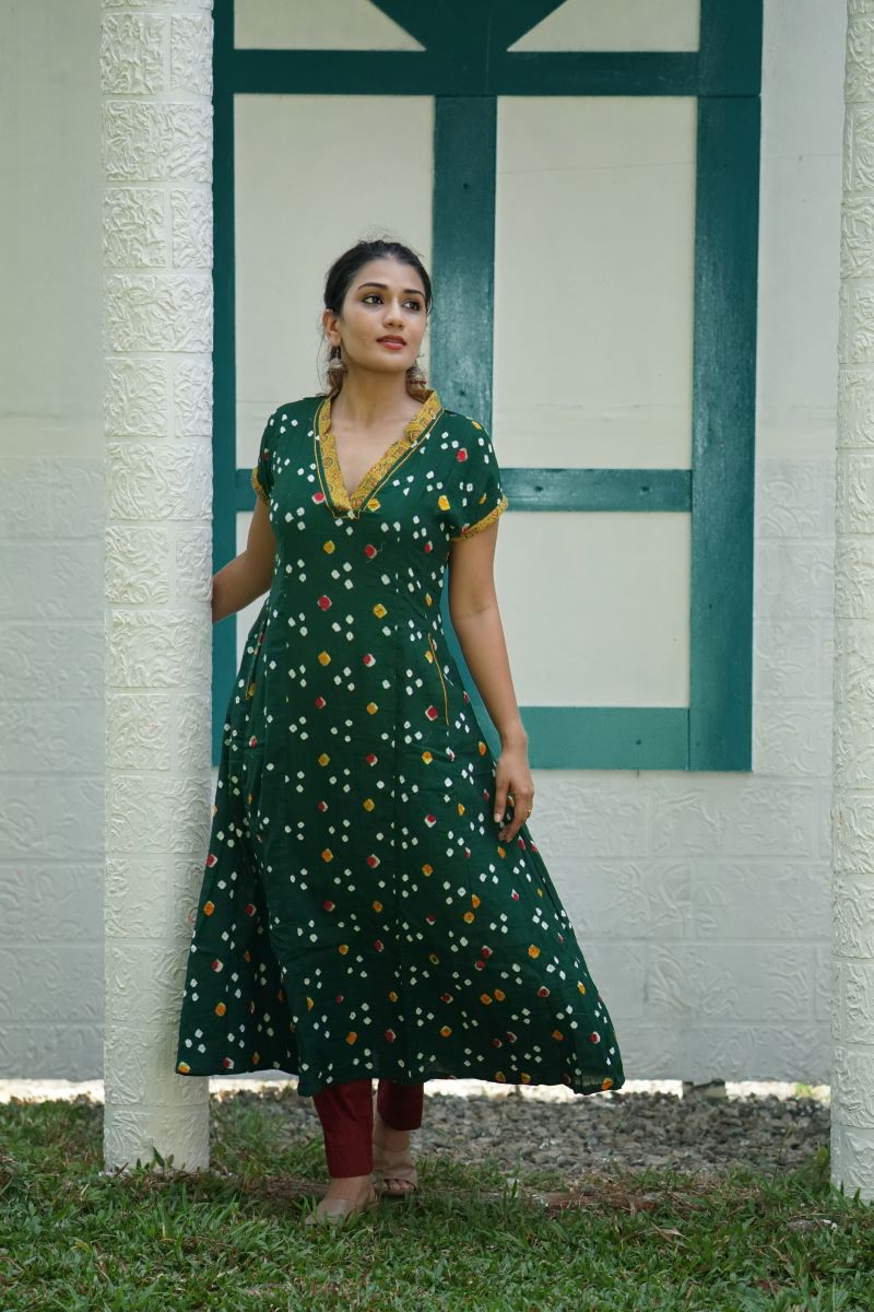 Bandhani Cotton V-collar Paneled A Line kurta with Mega Sleeves and Pockets, Bottle Green,  KP1092