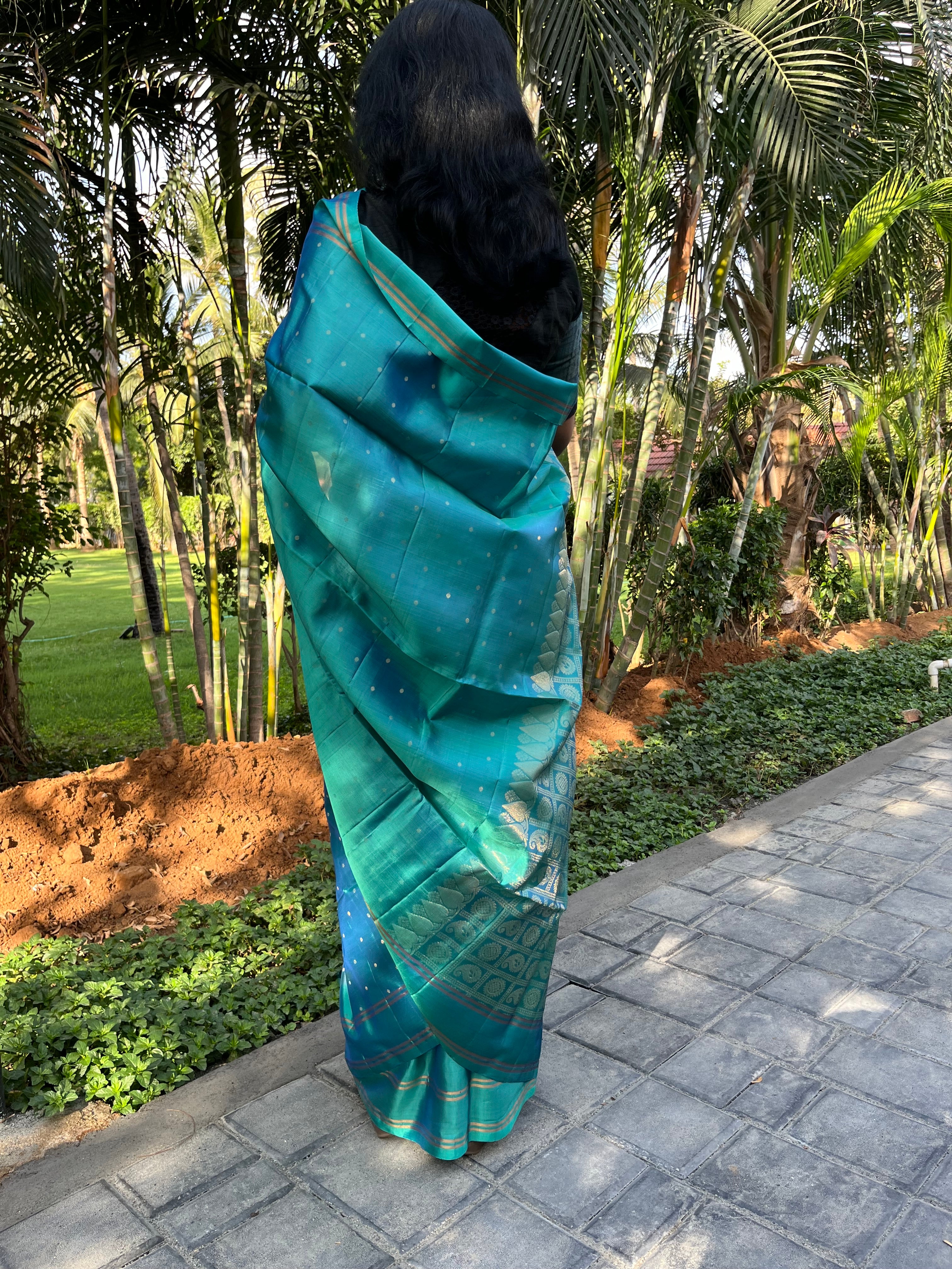 Pure Kanchipuram Soft Silk Saree with Small Golden Butta Dots, Zari Striped Border, Heavy Zari Pallu & Plain  Blouse Piece, Pista Green,   SK1012