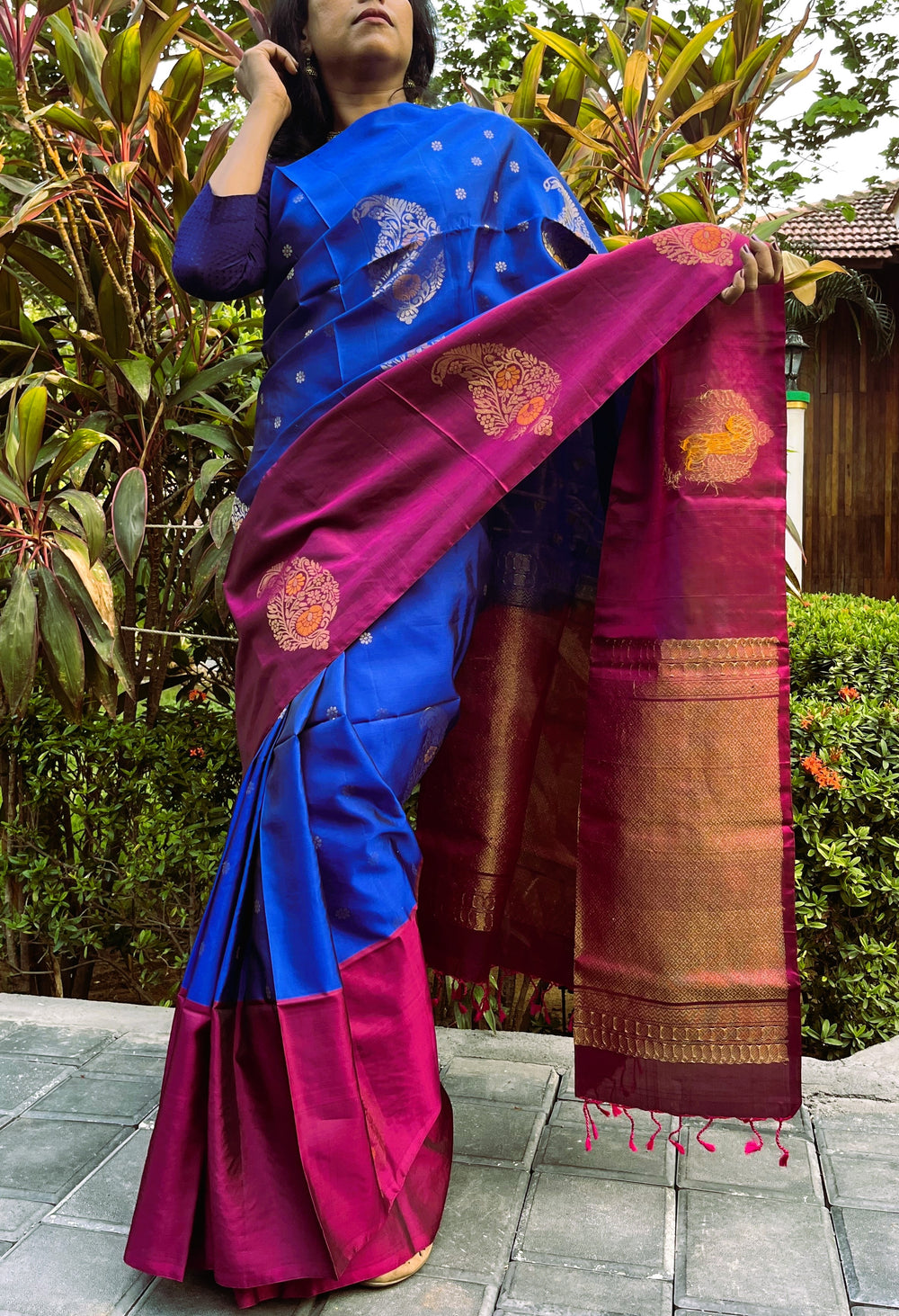 Pure Kanchipuram Soft Silk Saree with Minakari Woven Butta, Contrast Border, Heavy Zari Pallu & Plain Rani Pink Blouse Piece, Royal blue - Rani Pink,,   SK1014