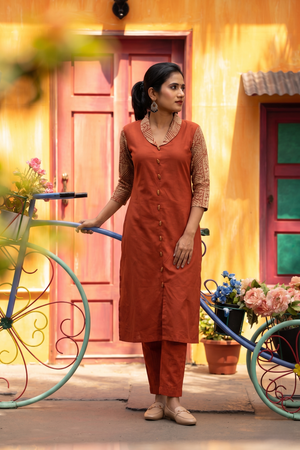Cotton kurta with kalamkari collar and sleeves, wooden button details with Pocket  , Rust , KH1087