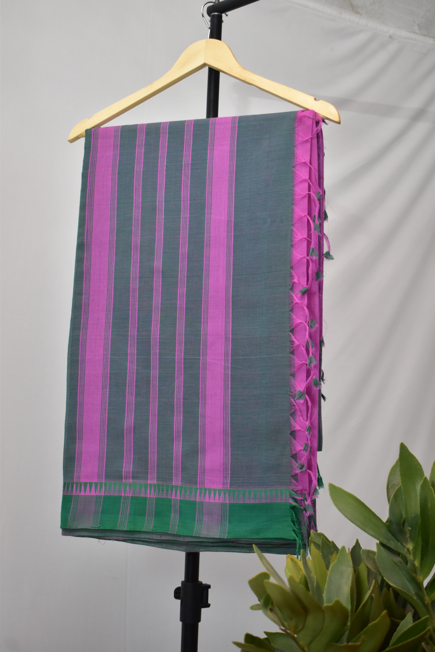 Pure Handloom Mangalgiri Cotton Saree with Threadwork Temple Border & Tassles,  Pink with Green,  SR1039