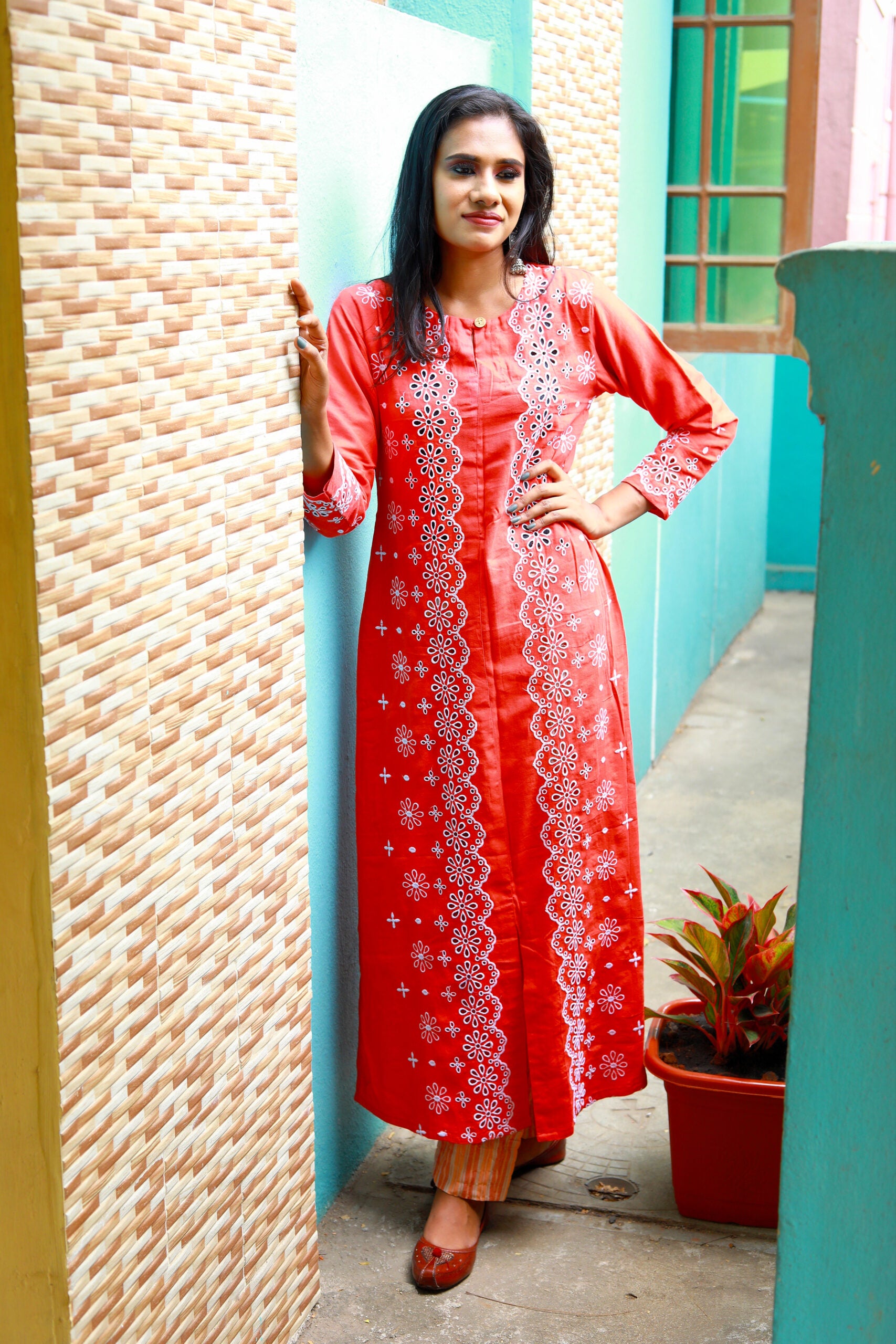 Buy Rustorange Red & Black Hand Block Printed Cold Shoulder Kurti online in  India at best price. … | Cold shoulder kurti, Kurti sleeves design, Cotton  kurti designs