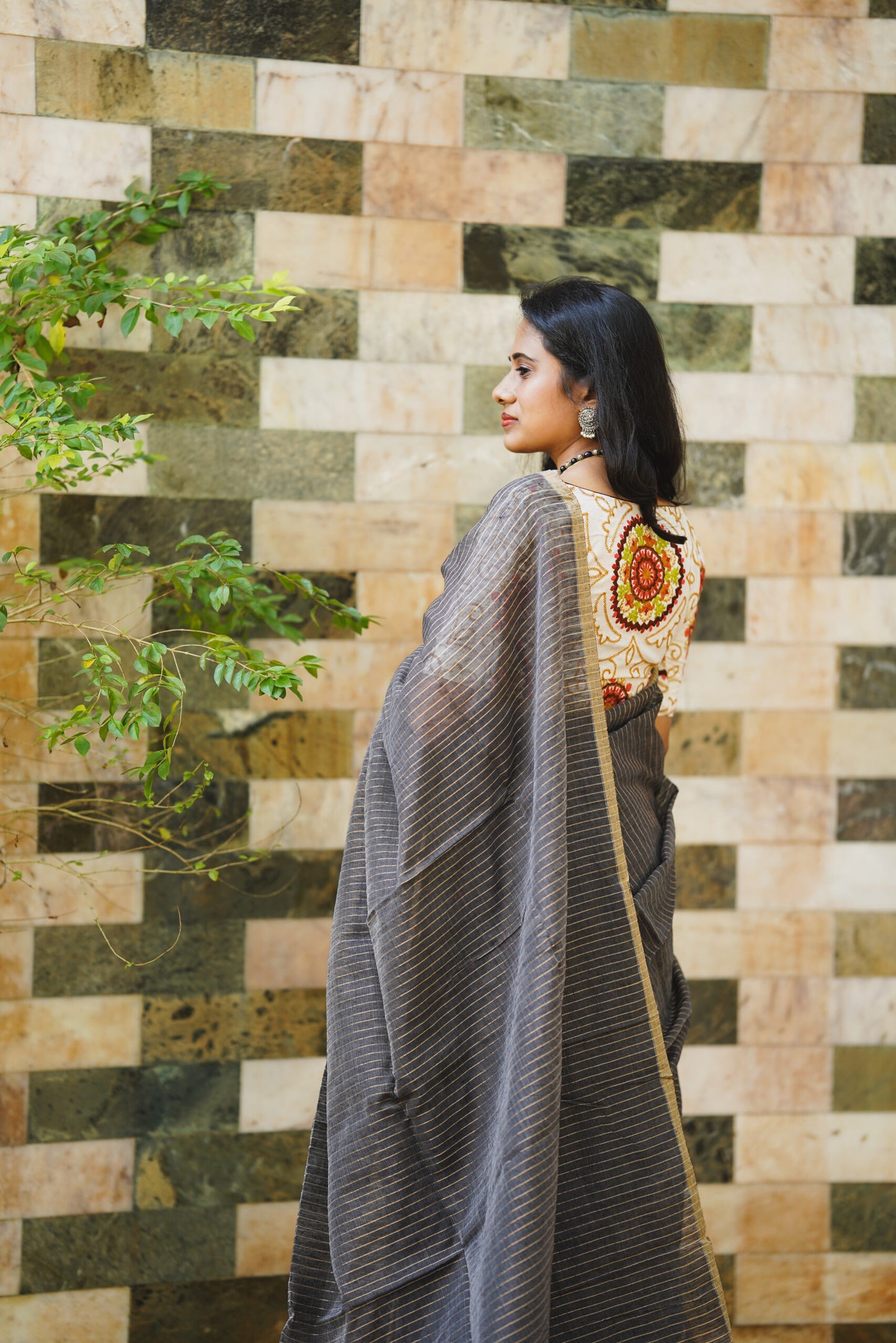 Blended Cotton Saree with Woven Zari Stripes & Tassles, Grey, SR1007