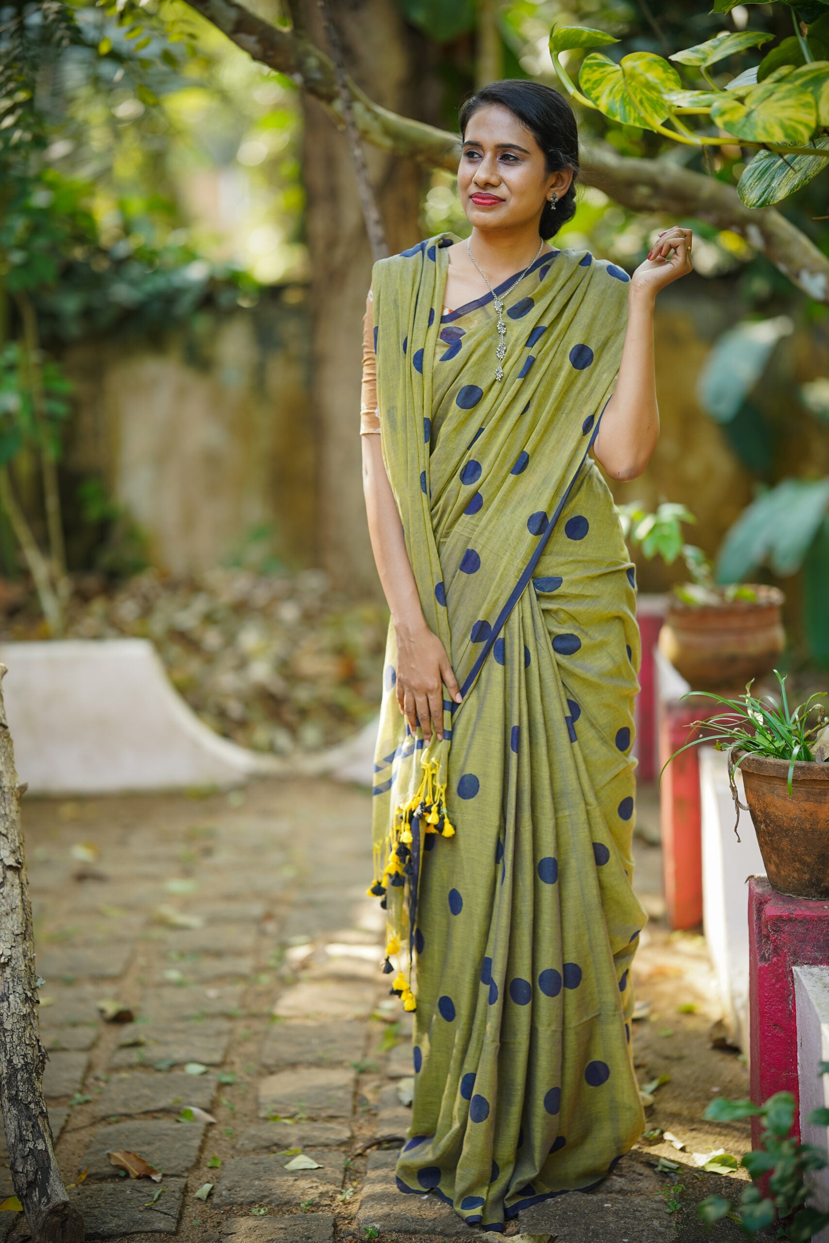 Handloom Mul Cotton Polka dot Saree with Tassles, Olive Green, SR1014