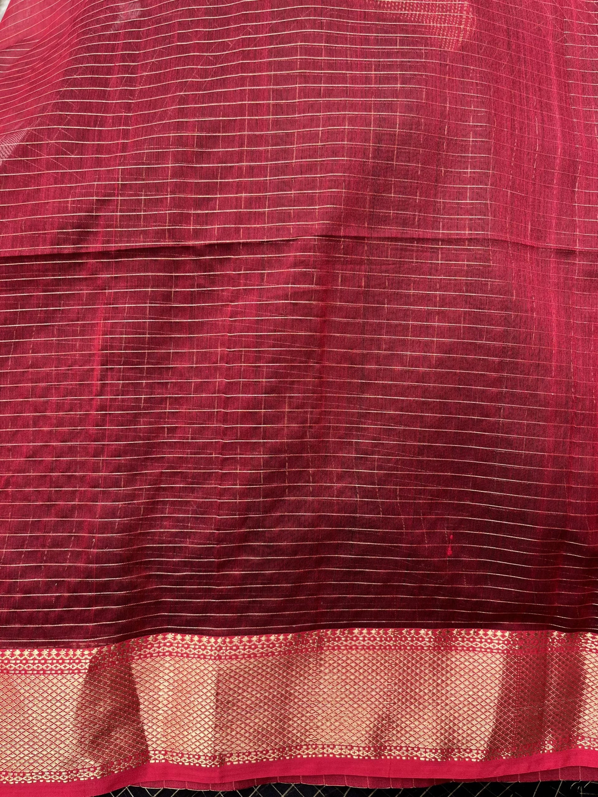 Maheswari Silk Cotton Zari Checkered Saree With Zari Border,Black–Red,SS1016