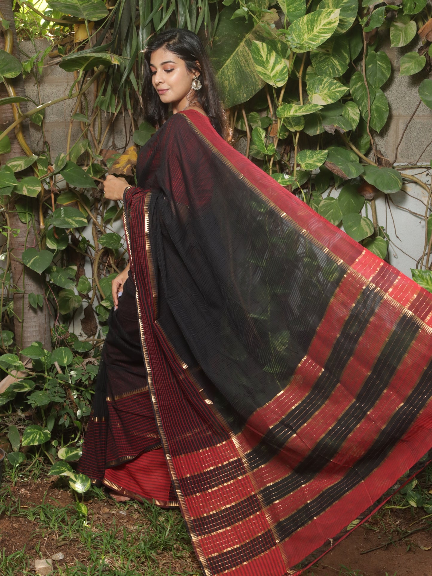 Pure Cotton Mangalagiri Saree with Self Checks & Striped Border,  Black - Red, SR1028